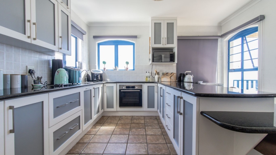 4 Bedroom Property for Sale in Paradise Beach Western Cape